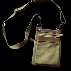 DaVan Messenger Crossbody Olive Green